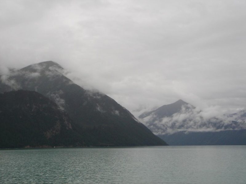 中国将在西藏建设比三峡大 3 倍的雅鲁藏布大坝，下游等着躺平